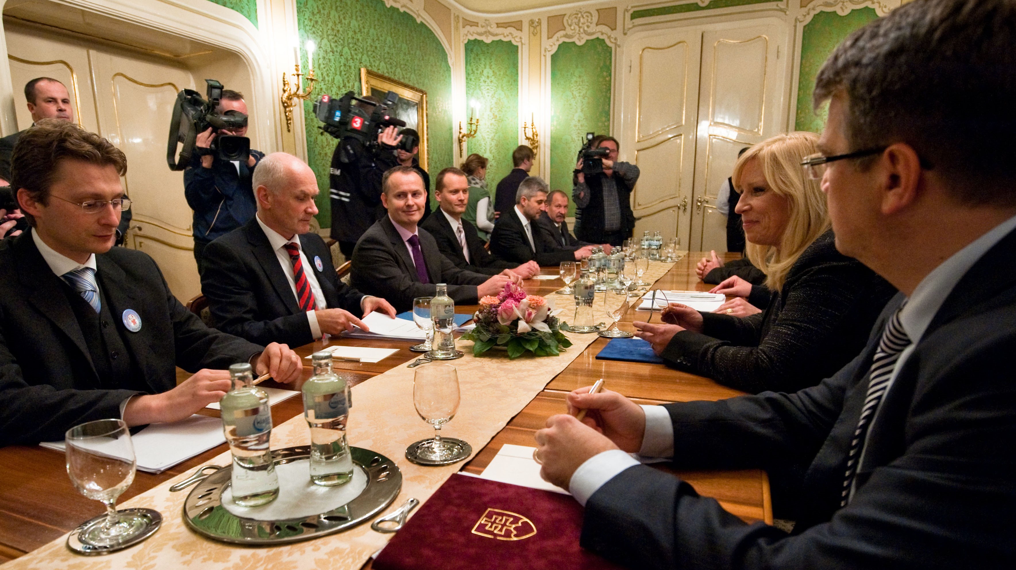 rokovanie LOZ a Radičová na Úrade vlády 